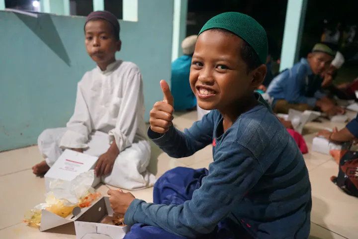 Pahala Jariyah Berbagi Sekotak Nasi Untuk Anak Yatim Hafidz Quran serta  Dhuafa