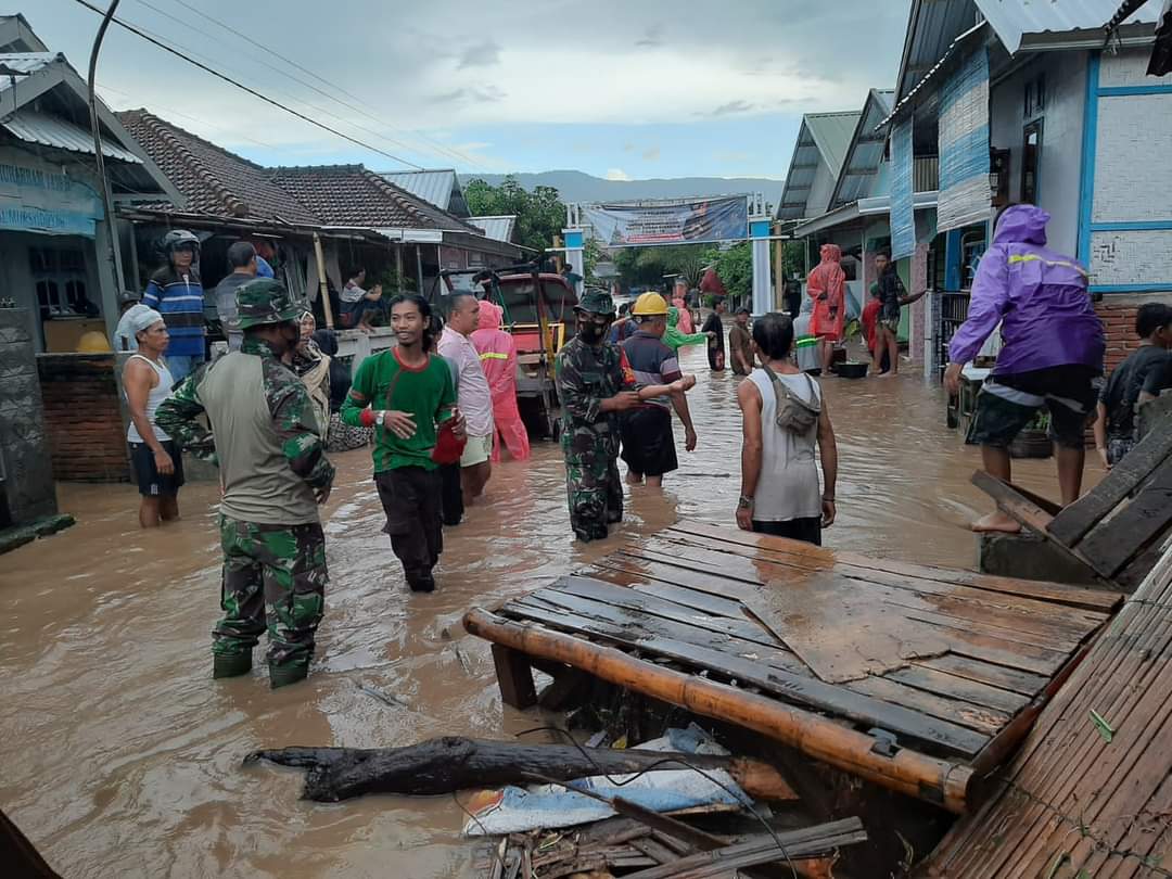 DARURAT!! SUMBAWA DITERJANG BANJIR BANDANG, AYO KITA BANTU KORBAN BANJIR