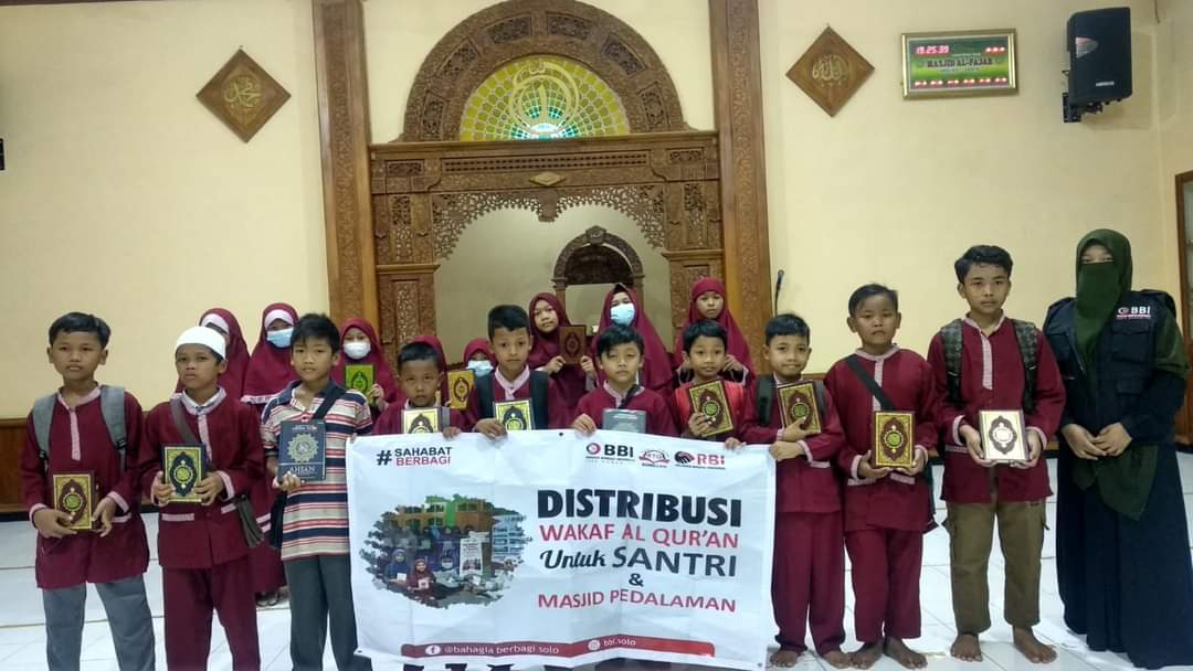 Raih Pahala Jariyah dengan wakaf quran dan iqro