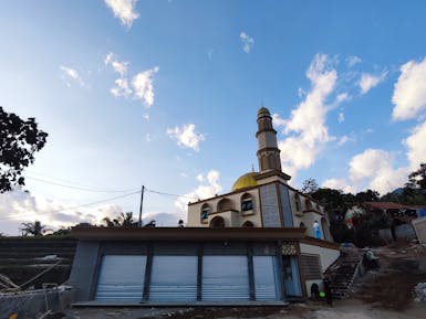 Bantu Selesaikan Masjid Atas Nama Orang Tua Tercinta Yuk!