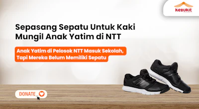 Sepasang Sepatu Untuk Kaki Mungil Anak Yatim di NTT