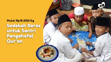 Sedekah Beras untuk Santri Penghafal Quran