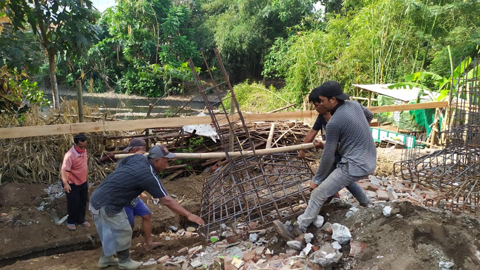 Bangun Pesantren TAHFIDZ QURAN GRATIS di Pinggir Sungai