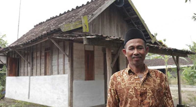 Harus menempuh jarak 3 km untuk sholat! Bantu Warga Kampung Duku Tobo memiliki mushola.
