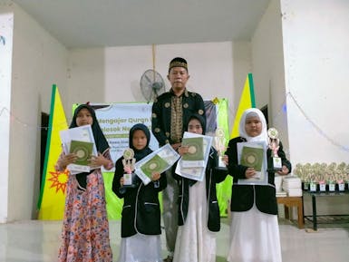 Gerakan Tebar Quran Wakaf untuk Pelosok Negeri