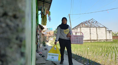 Bu Yati Pejuang Gorengan, Rela Jadi Kuli Bangunan Demi Bertahan Hidup