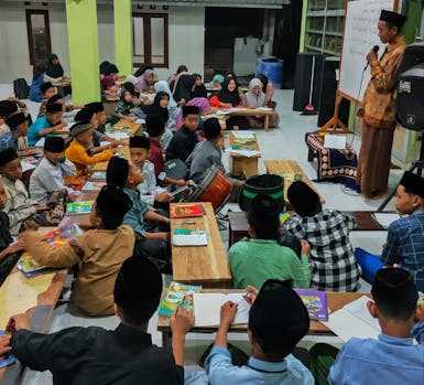 Sedekah beri gaji guru ngaji