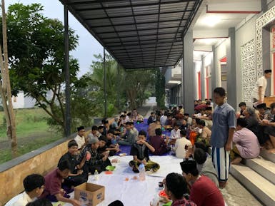 Infak buka puasa dan sahur sepanjang tahun