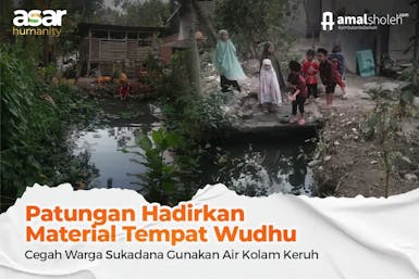 Warga dan Anak-anak Kampung Dasan. Wudhu Pakai Air Kolam Keruh Banyak Jentik