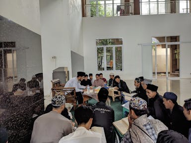 Raih Keberkahan Dengan Sedekah Untuk Sahabat Yatim, Dhuafa dan Para Penghafal Quran