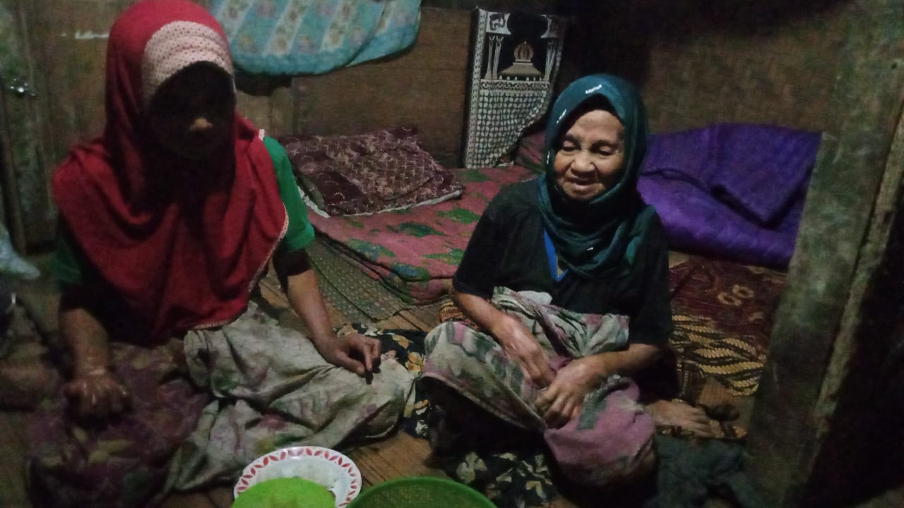 Gerakan sedekah sembako untuk kebutuhan jompo dhuafa lansia pelosok pedesaan pedalaman