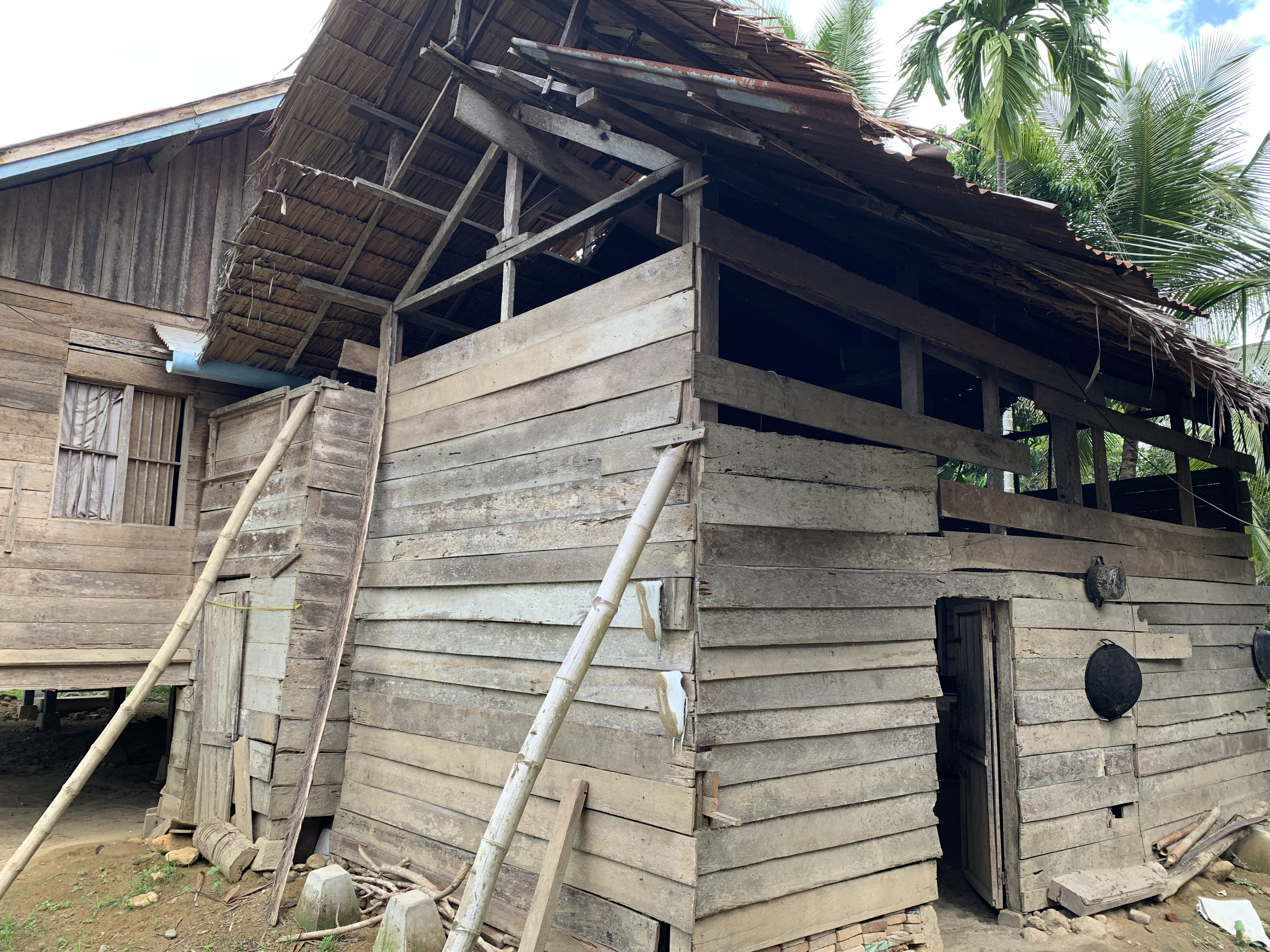 "Rumah Tua yang Sering Kebanjiran, Ulurkan Bantuan untuk Kek Maddan"