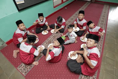 Raih Pahalanya, Berbagi Ifthor Puasa Senin Kamis Untuk Yatim