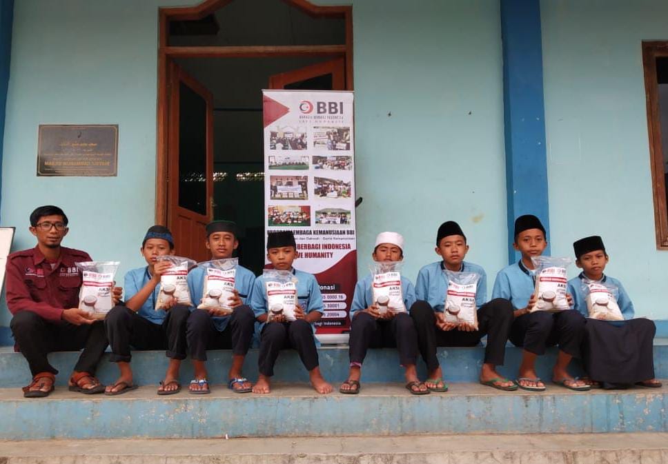 SEDEKAH BERAS UNTUK ANAK YATIM PENGHAFAL QUR AN DAN DHUAFA