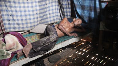 gubuk reyot, tempat kakek penjala ikan berjuang  melawan alam dan kehidupan