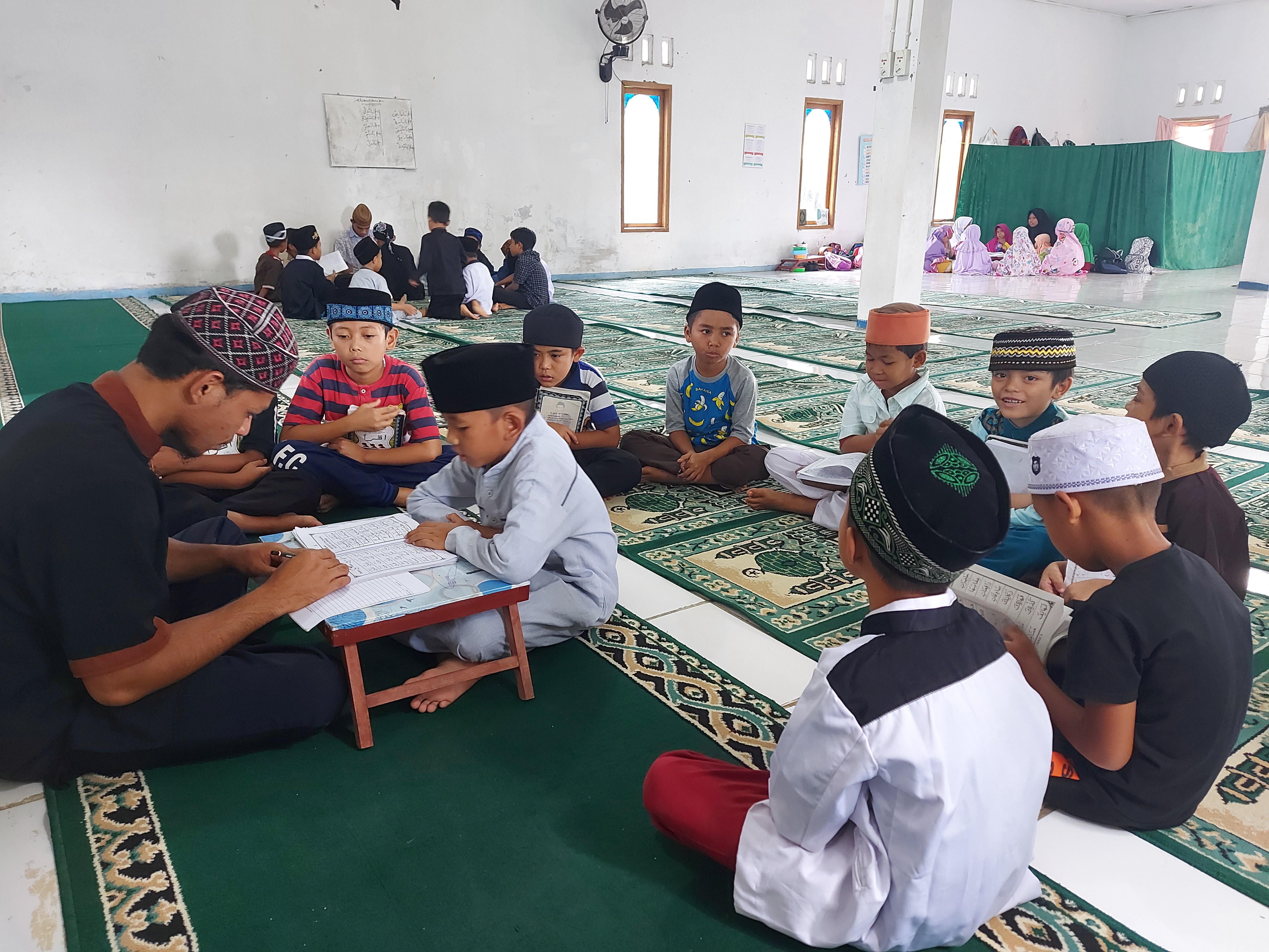 Sedekah Al Quran untuk Tahfidz Cilik Penghafal Quran