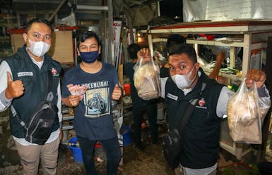 Borong Dagangan UMKM dengan Sedekah