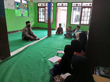 mari sejahterakan guru ngaji di Madrasah