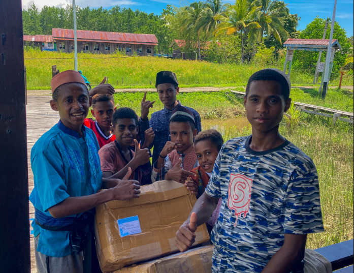 Al Quran untuk Anak Pedalaman Papua