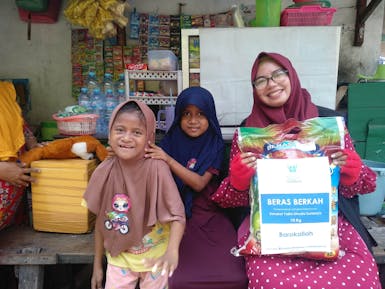 Sedekah Beras Untuk Yatim Piatu dan Dhuafa