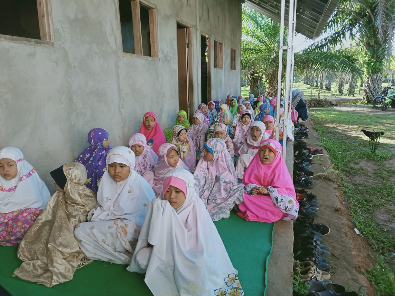 Bangun Musholla Untuk Santri Madrasah Dan Pesantren Lansia