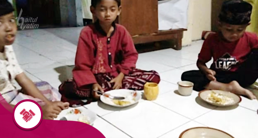 SEDEKAH BERBAGI MAKAN TUK YATIM DHUAFA