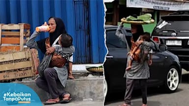 Demi Bisa Makan, Nenek Jual Kue Keliling Bawa Cucu