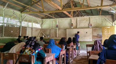 Urgent! sekolah hampir rubuh, Siswa Madrasah Darul Munajaah Butuh Ruang Kelas Layak