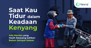 Berbagi Nasi Box untuk Pejuang Nafkah di Malam Hari