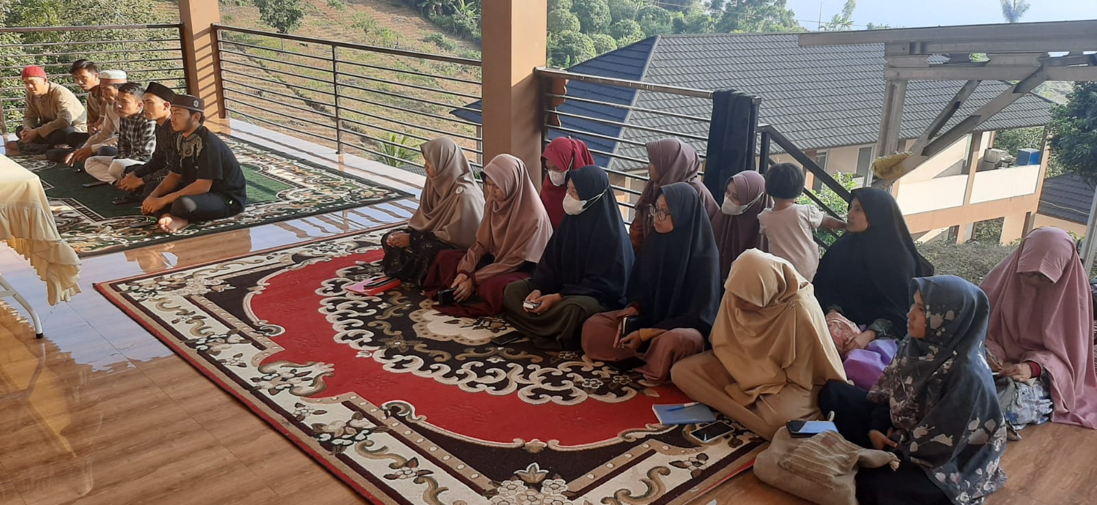 Peduli Dan Berbagi Kepada Santri Yatim dan Penghafal Quran Dengan Sedekah