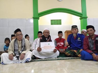 Gerakan wakaf karpet Sejadah untuk kebutuhan masjid musholla dan madrasah di pelosok