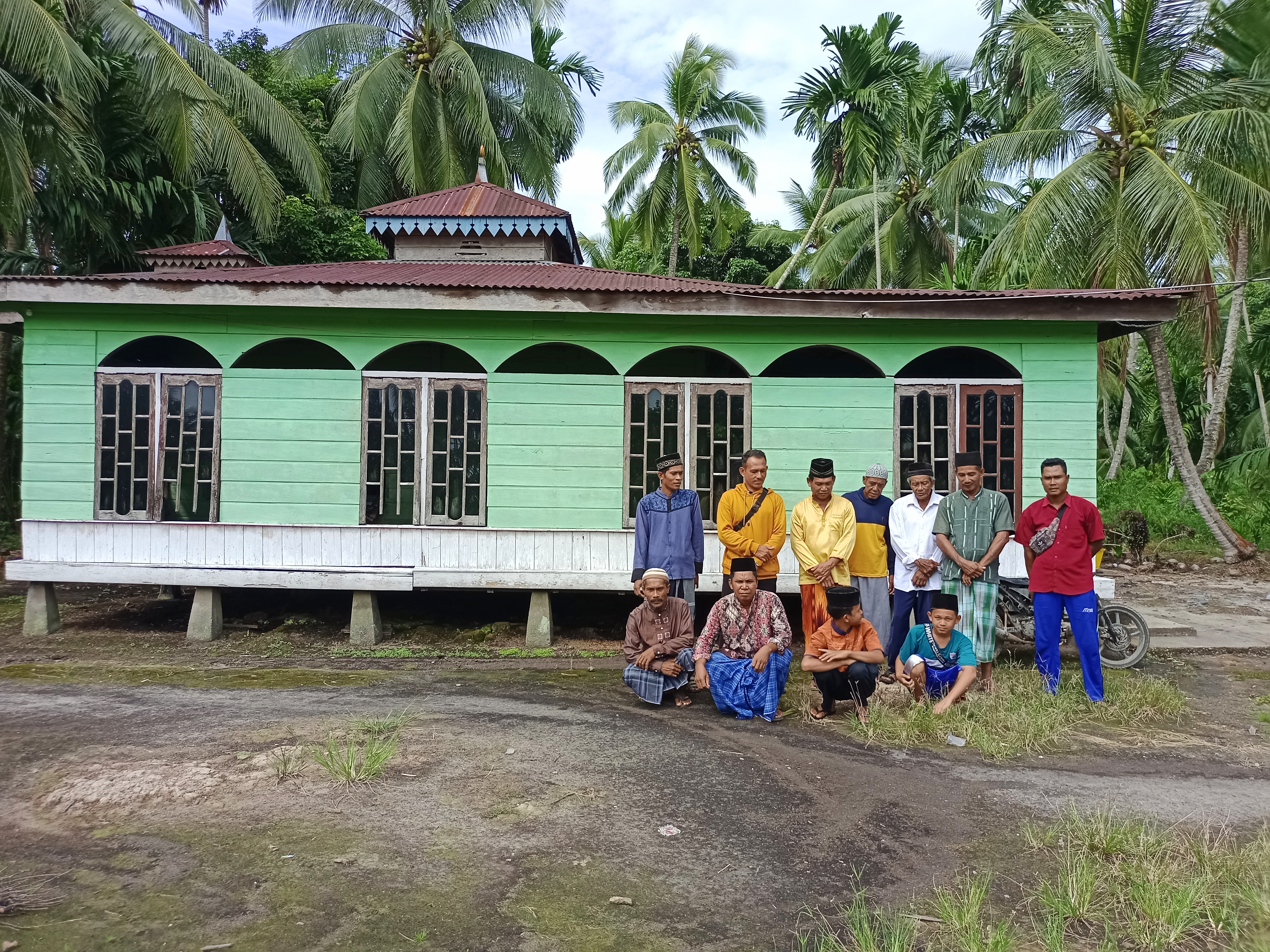 Yuk Renovasi Masjid An-Nur di Pulau Mendol Sebelum Roboh