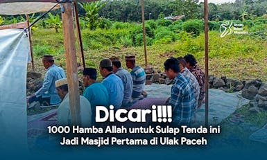 Tak Ada Masjid, Warga Ulak Paceh Sholat Berjamaah di Tenda