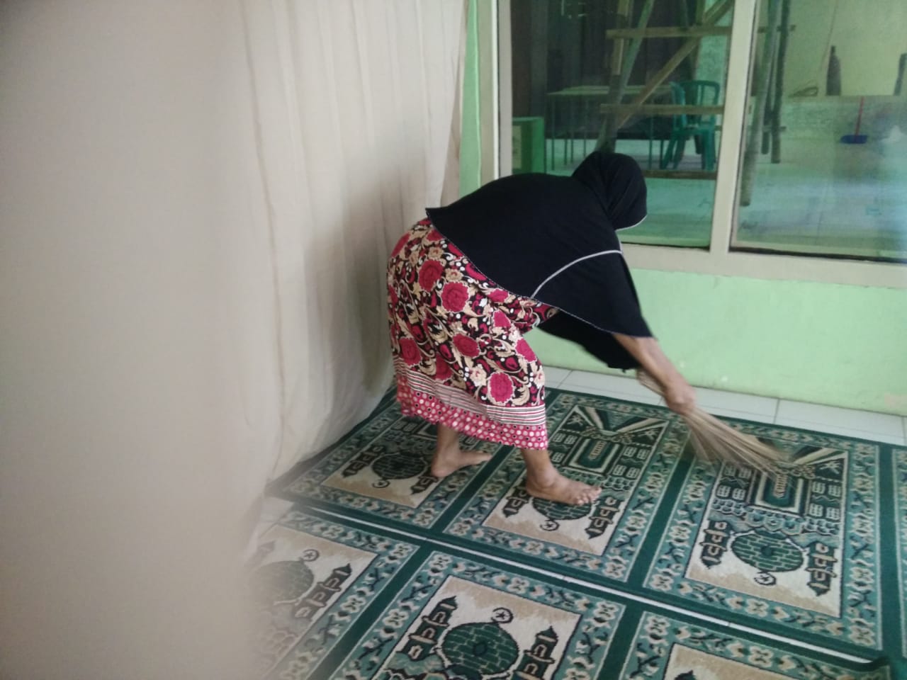 KADO THR LEBARAN UNTUK MARBOT DAN IMAM MASJID